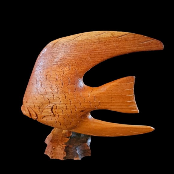 Handcrafted carved wooden angel fish on a stand. - Picture 2 of 10